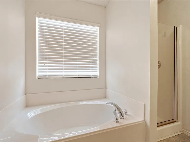 9812 George Washington Dr — Photo 17