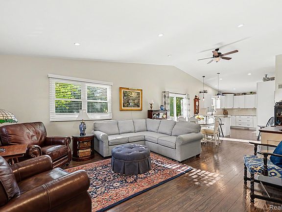 5th image of 9031 E Lake Rd #43