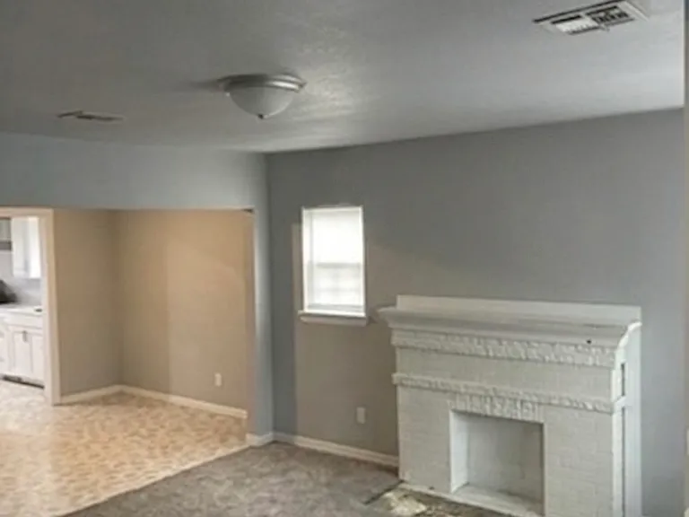 2151 E Oklahoma Pl — Photo 8