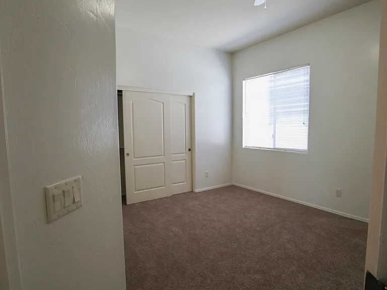 1022 W Blue Crest Dr — Photo 13
