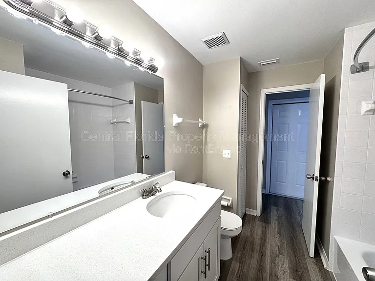 7305 Marseille Cir — Photo 9