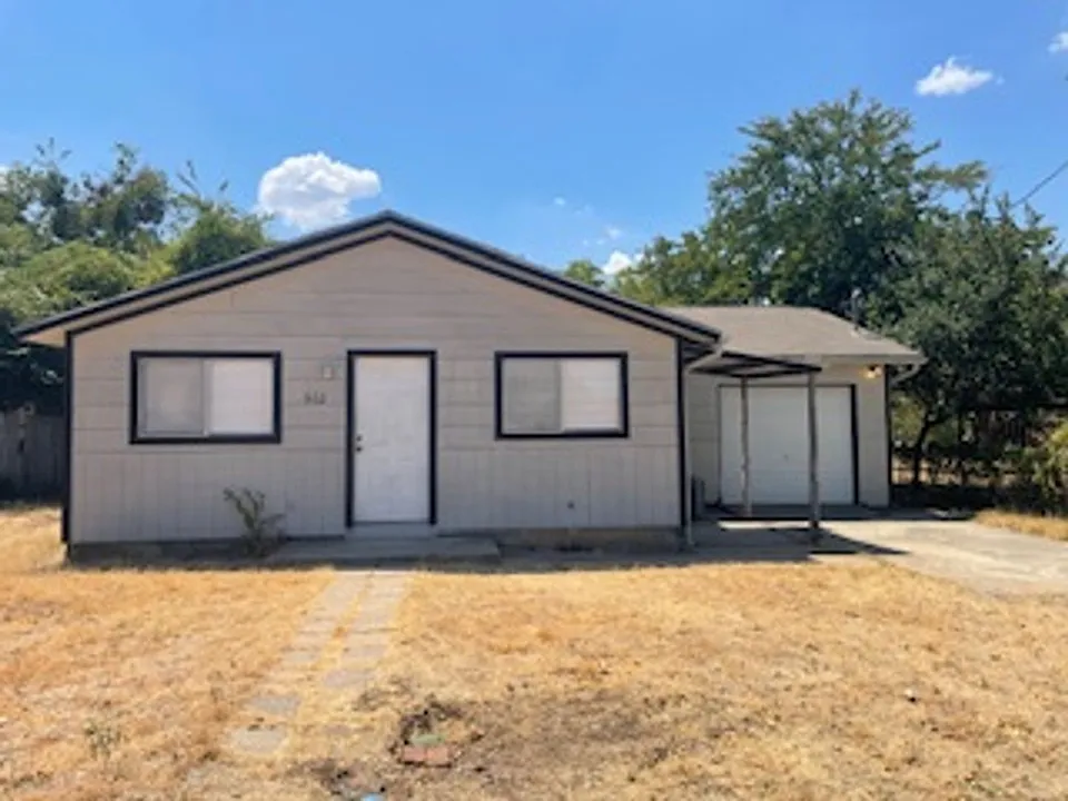 902 Glen Rose Rd
