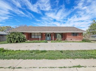 21 Edgewood Dr, Amarillo, TX 79109