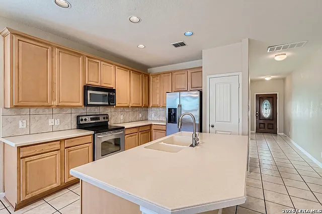 Building Photo - 806 Cielo Way