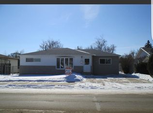 705 18th St W, Williston, ND 58801