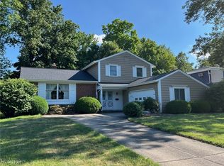 26127 Byron Dr, North Olmsted, OH