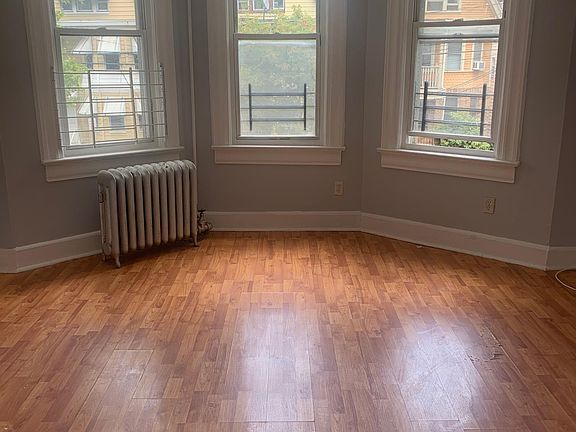 2nd image of 267 Chadwick Ave #2A