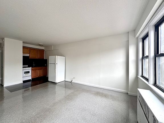 5th image of 10915 37th Ave APT 5B