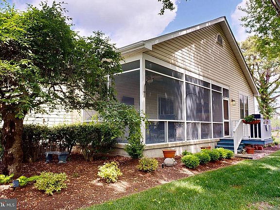 4th image of 28504 Clubhouse Dr