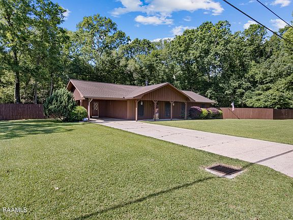 2nd image of 923 Eaton Dr