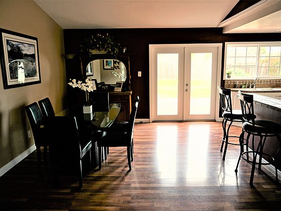 3rd image of 3885 Coronado Cir