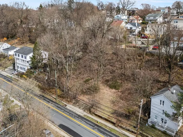 82 Dale Avenue, Ossining, NY 10562