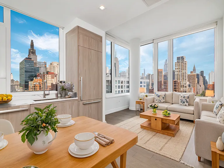 200 E 23rd St #Penthouse 1A — Photo 4