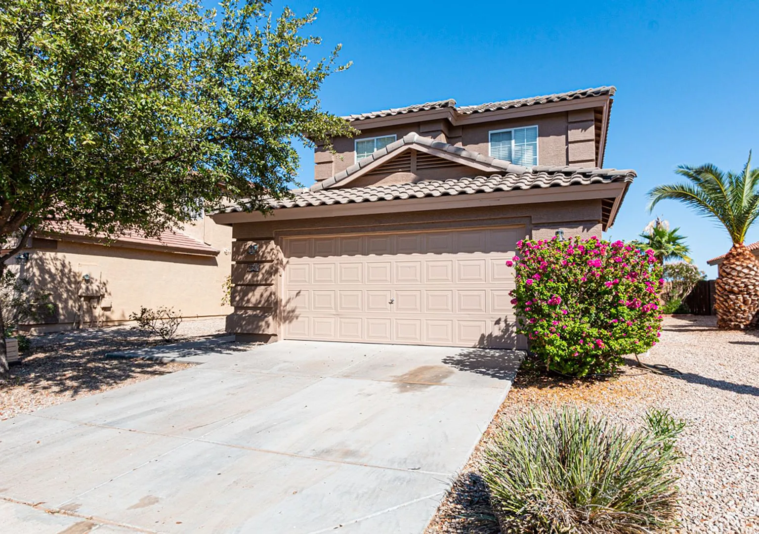 Lovely 4 Bed 3 Bath Home In San Tan Valley — Photo 3
