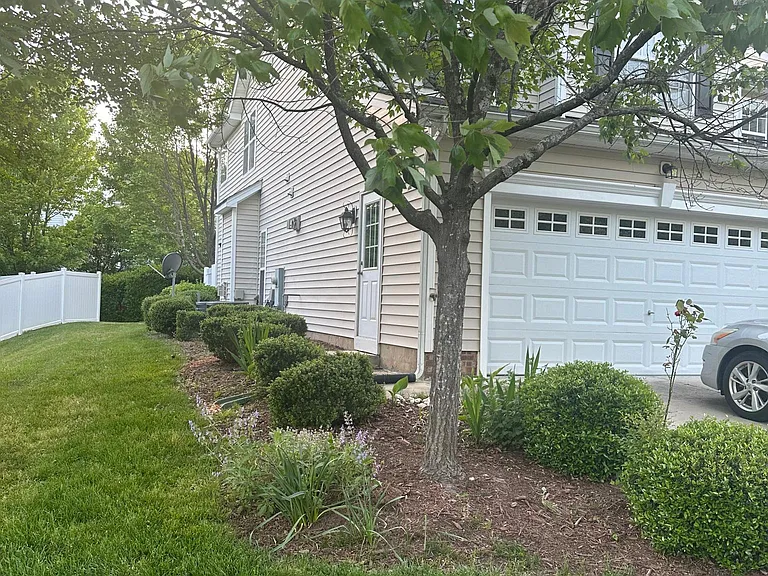 326 Luke Meadow Ln — Photo 3