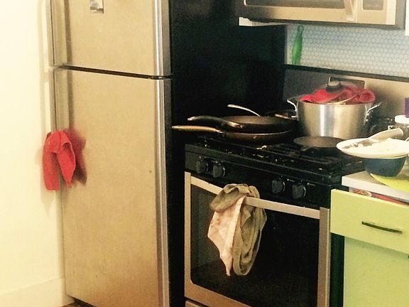 4th image of 418 Melrose St APT 3B