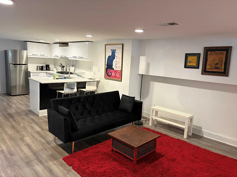 2131 N St NW #B — Photo 1
