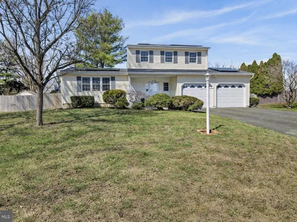 12 Tigers Ct, Hamilton, NJ 08619