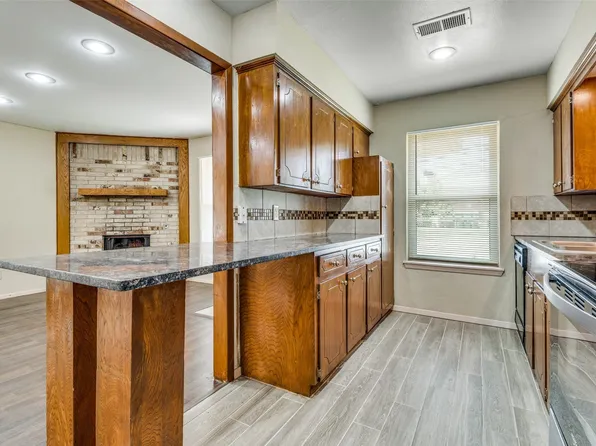 110 Crandall Rd #112, Irving, TX 75060