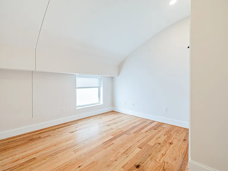 225 Plus Fees #3215 — Photo 24