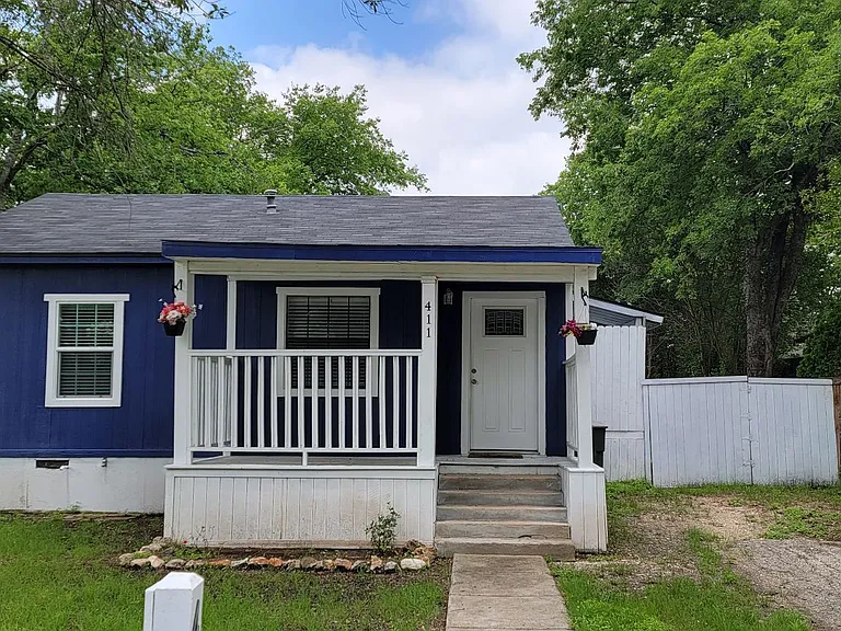 411 Washington St — Photo 2