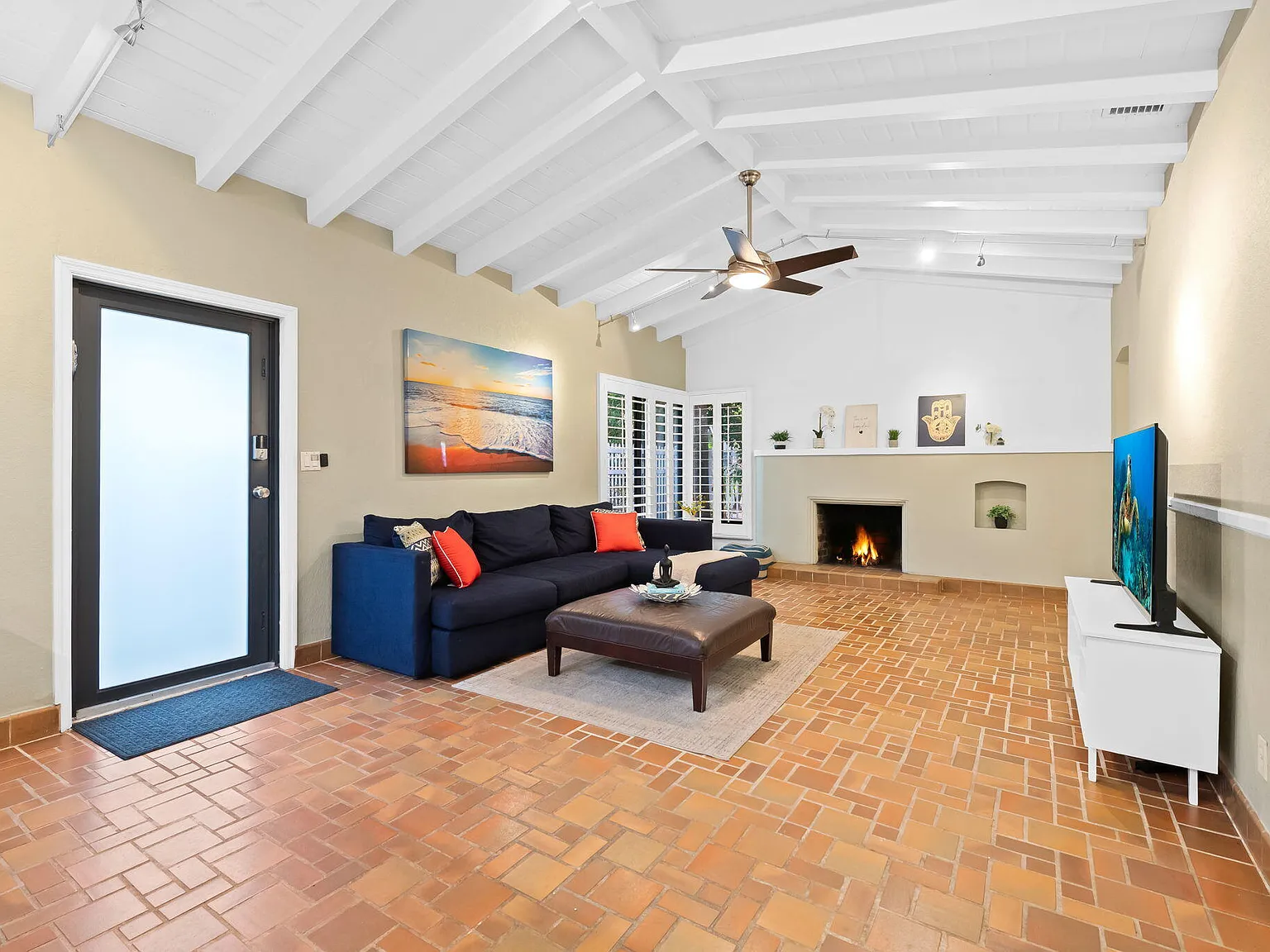 3 bed, 3.0 bath, 1740 sqft, $6,700 — Photo 4