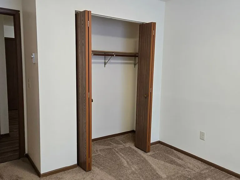 215 Weed St — Photo 6