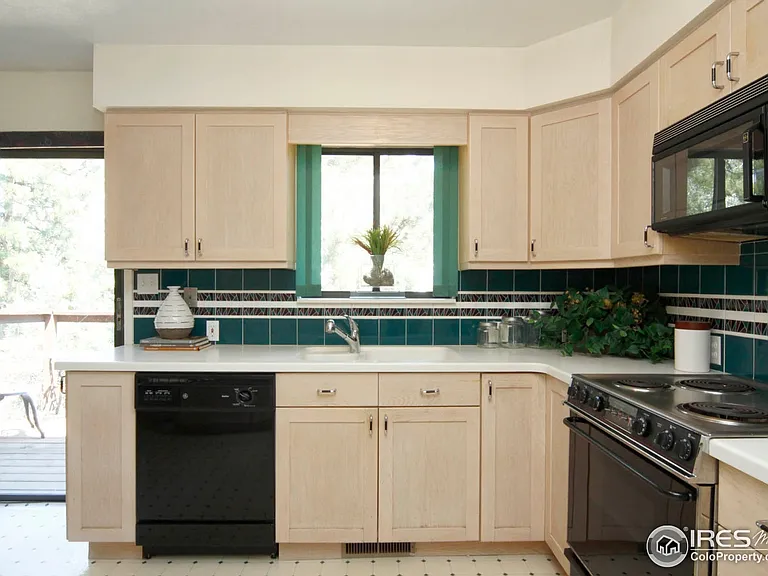 5441 White Pl — Photo 2