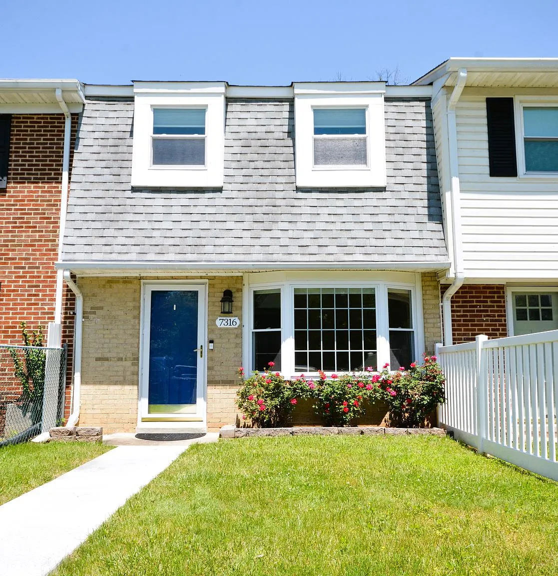 3 bed, 1.5 bath, 1152 sqft, $2,000 — Photo 3