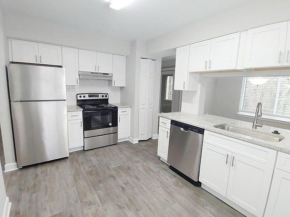 3rd image of 1033 Seasons Pkwy #1033