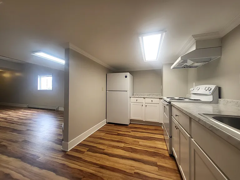 44-52 Webster St #3 — Photo 17