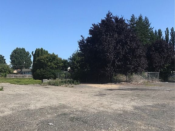2nd image of 1068 Columbia Ave
