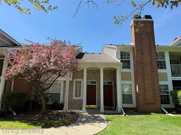 56532 Chesapeake Trl E, Utica, MI 48316