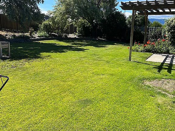 5th image of 2414 Highland View Dr