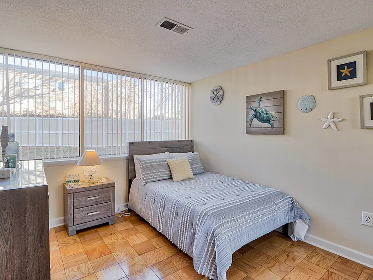 Heritage Park Apartments — Photo 7