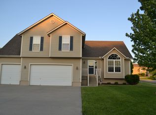 2305 SW Pheasant Trl, Lees Summit, MO 64082
