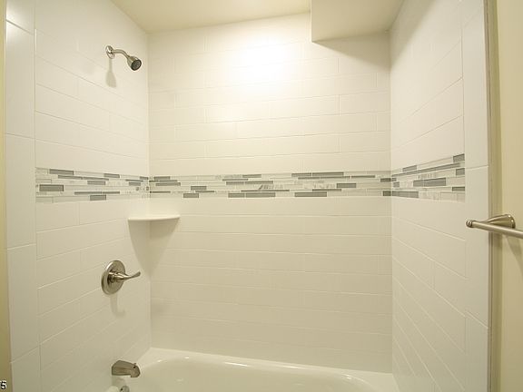 5th image of 66 Belmont Ave #7