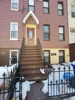 Rented by Evergreen Apartments BK | media 11