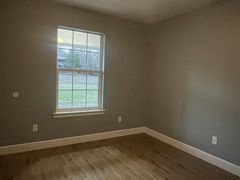 19574 FM 2767 — Photo 10