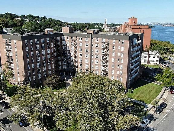 2nd image of 350 Richmond Ter APT 1E