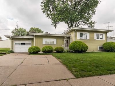 1563 W Garfield St, Davenport, IA, 52804