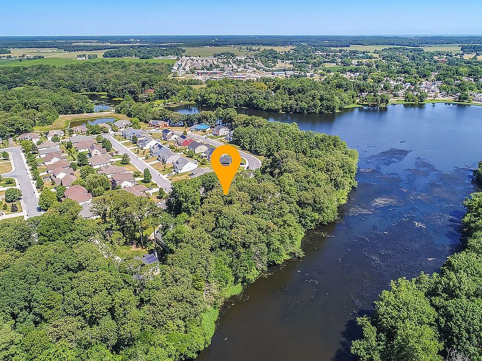 1st image of 138 W Shore Dr