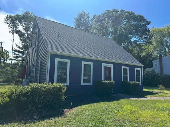 6 Cullen Ln, Middle Island, NY 11953