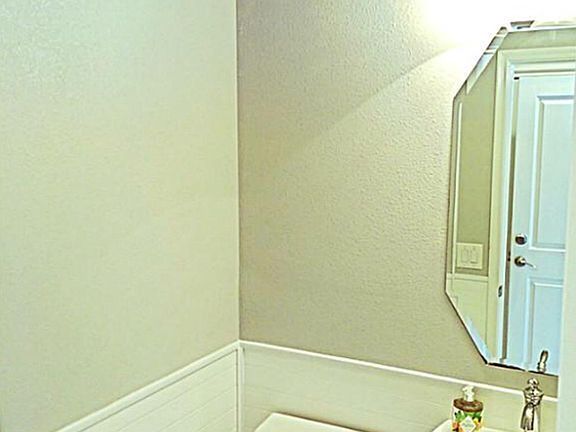 Powder bath downstairs with custom