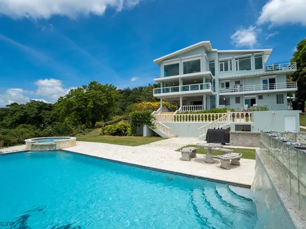 9957 Camino Elias Santiago #.8-km, Canovanas, PR 00729