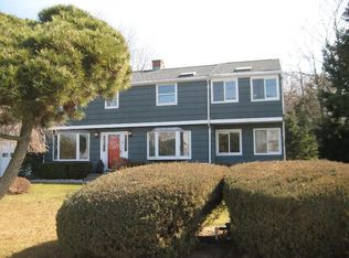 190 Nearwater Ln, Darien, CT 06820