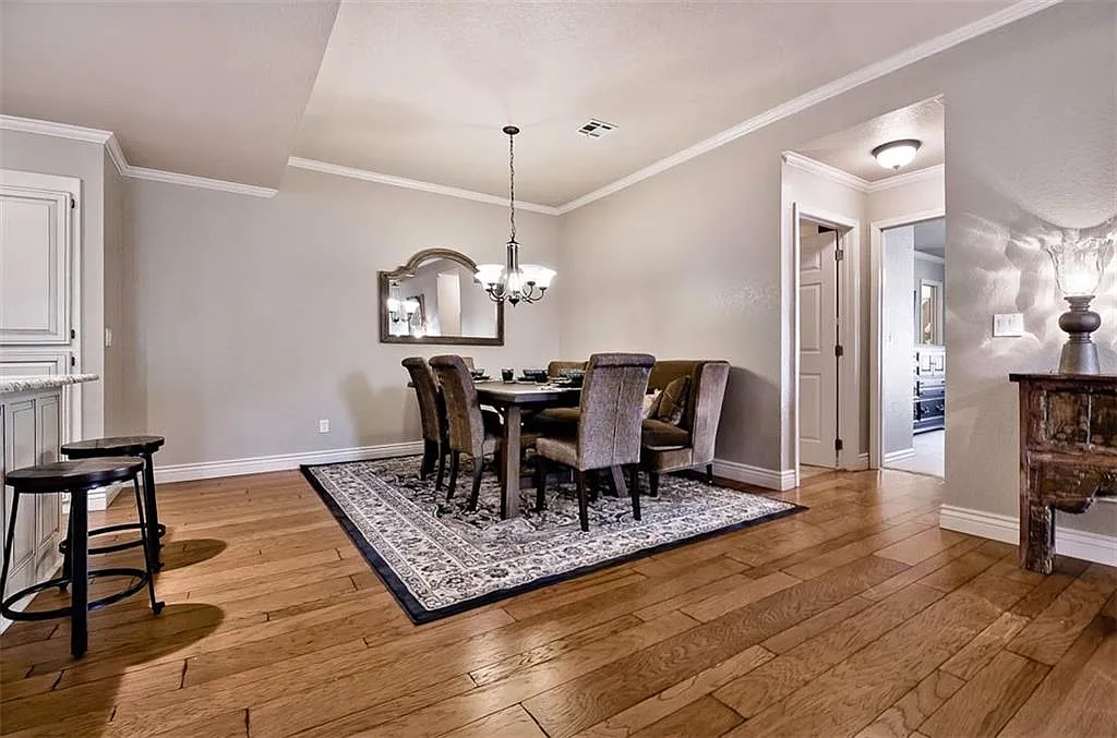 3 bed, 2.5 bath, 1756 sqft, $3,800 — Photo 4