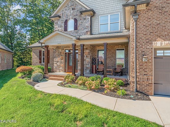 4th image of 601 Blowing Rock Ln
