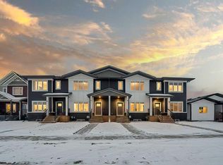 17 N Gray Close, Sylvan Lake, AB T4S 2N8