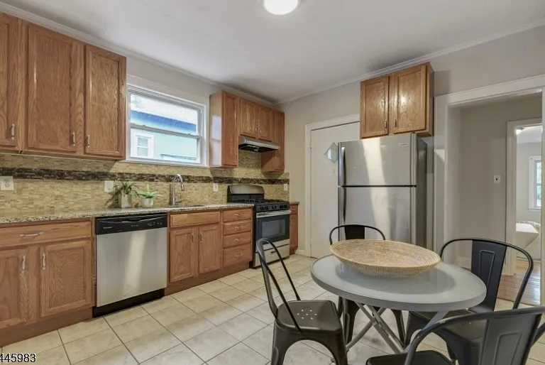 84 Grove St #1 — Photo 3